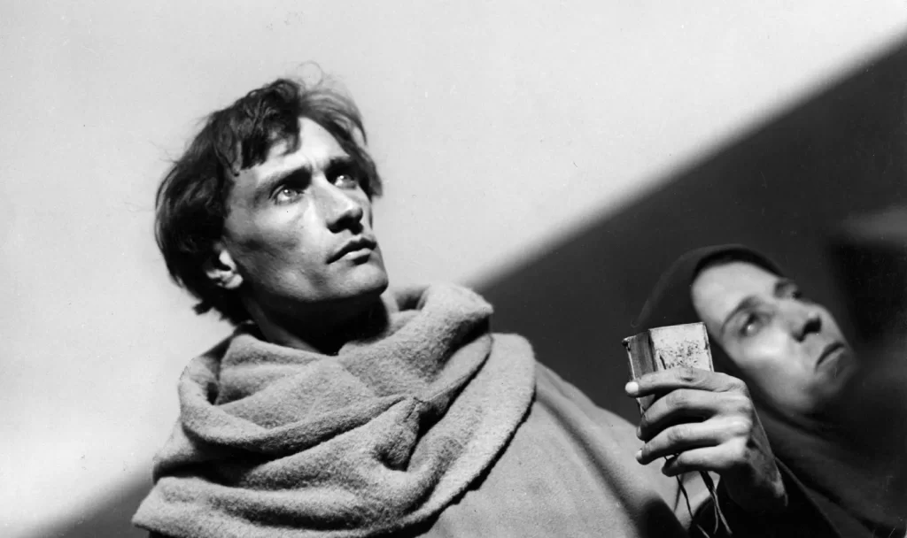 Klasik Dramatik Yapıdaki Temsil Problemi: A. Artaud’yu Derrida Üzerinden Okumak